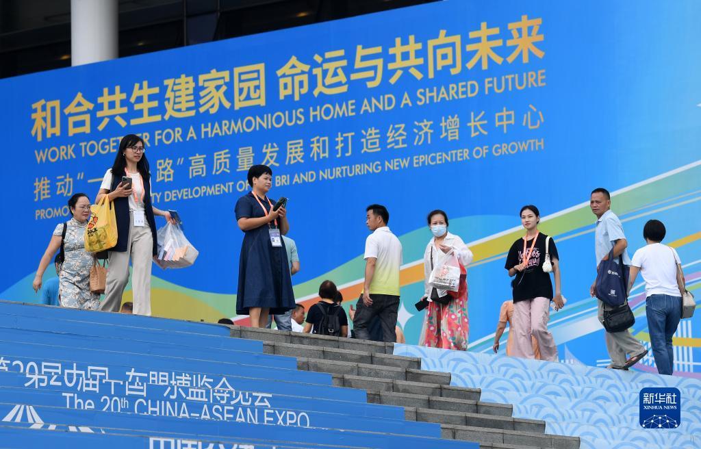 皇冠炸金花下载